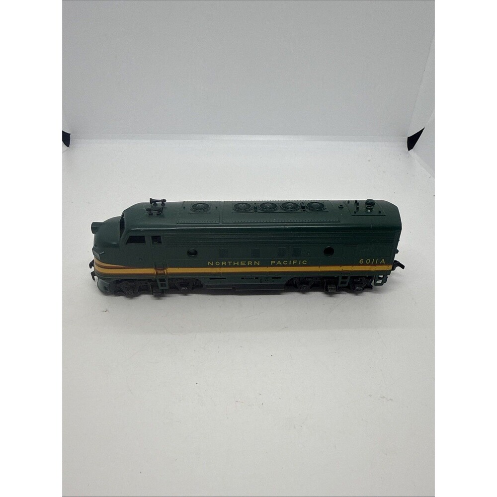 Bachmann/Athearn HO Northern Pacific F7-A 6011A